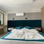 Apartament With Private Pools *