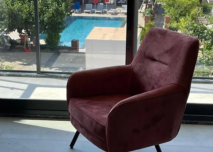 With Private Pools Олудениз