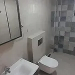 With Private Pools شقة *
